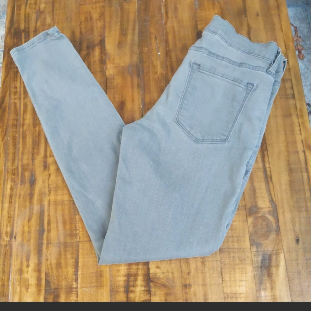 FRAME Denim Le Skinny De Jeanne Gray Jeans 28
